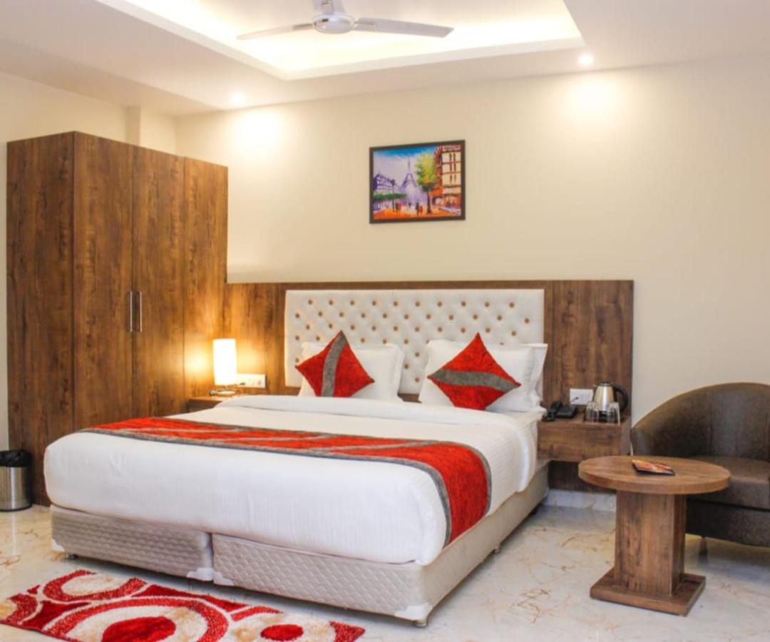 Mayda Inn- A Boutique Hotel Нью-Дели Экстерьер фото