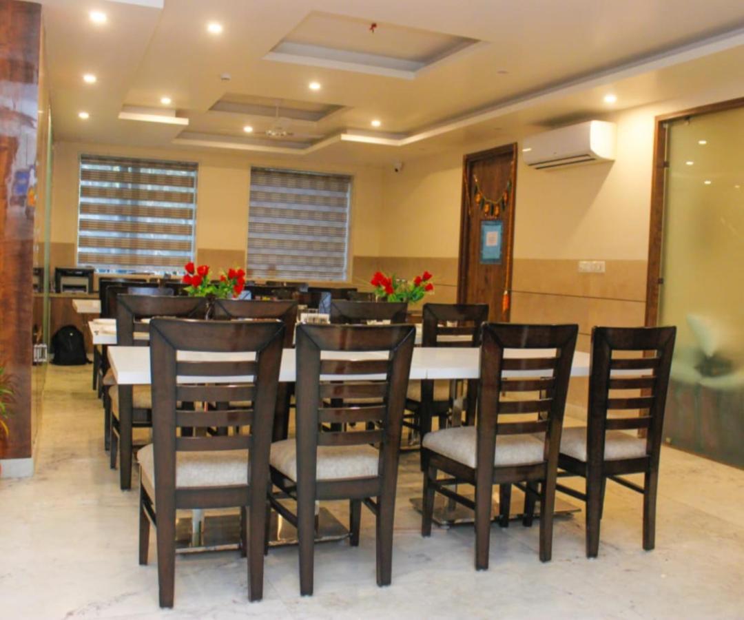 Mayda Inn- A Boutique Hotel Нью-Дели Экстерьер фото