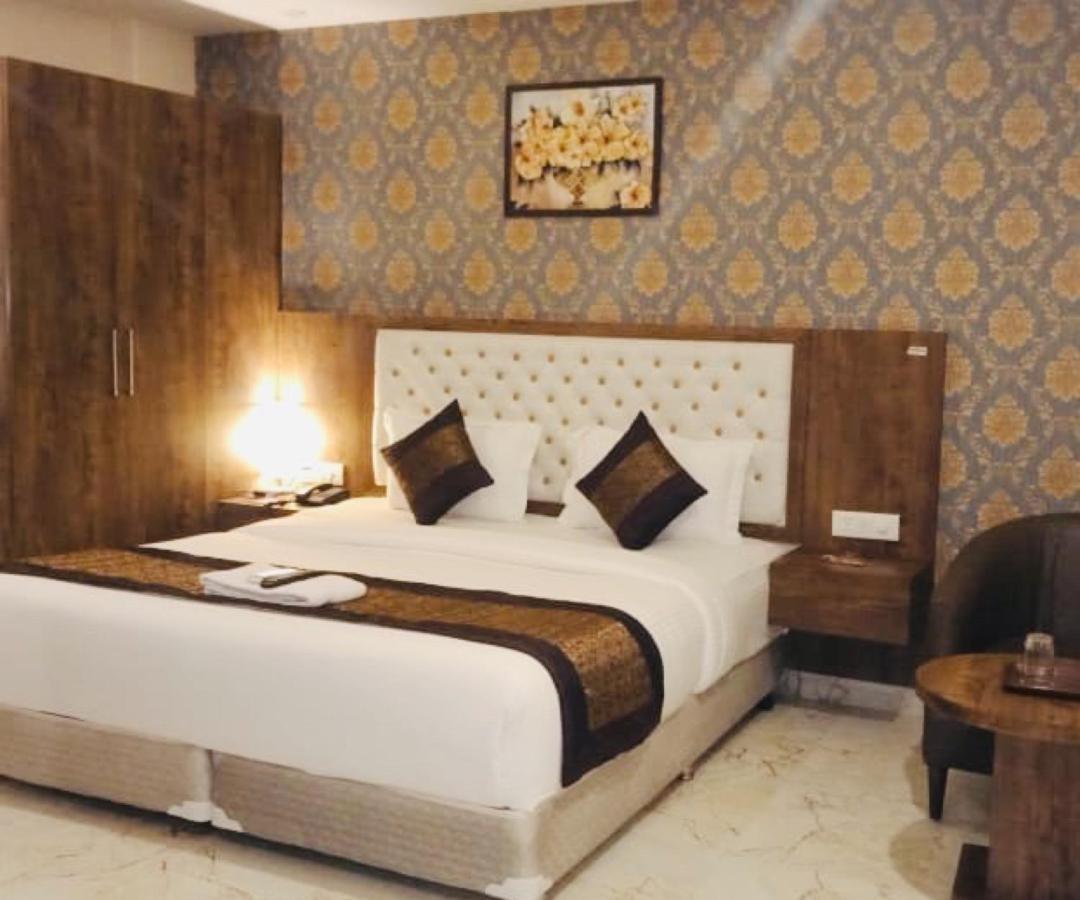 Mayda Inn- A Boutique Hotel Нью-Дели Экстерьер фото