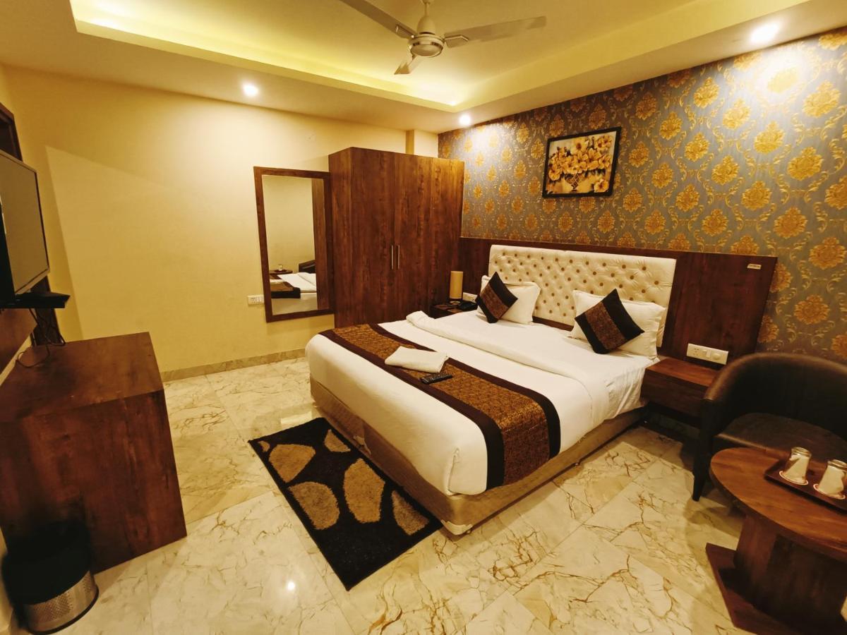 Mayda Inn- A Boutique Hotel Нью-Дели Экстерьер фото