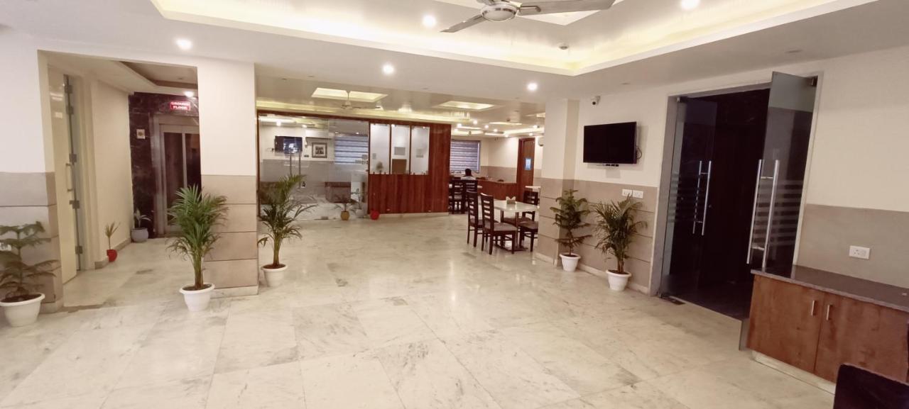 Mayda Inn- A Boutique Hotel Нью-Дели Экстерьер фото