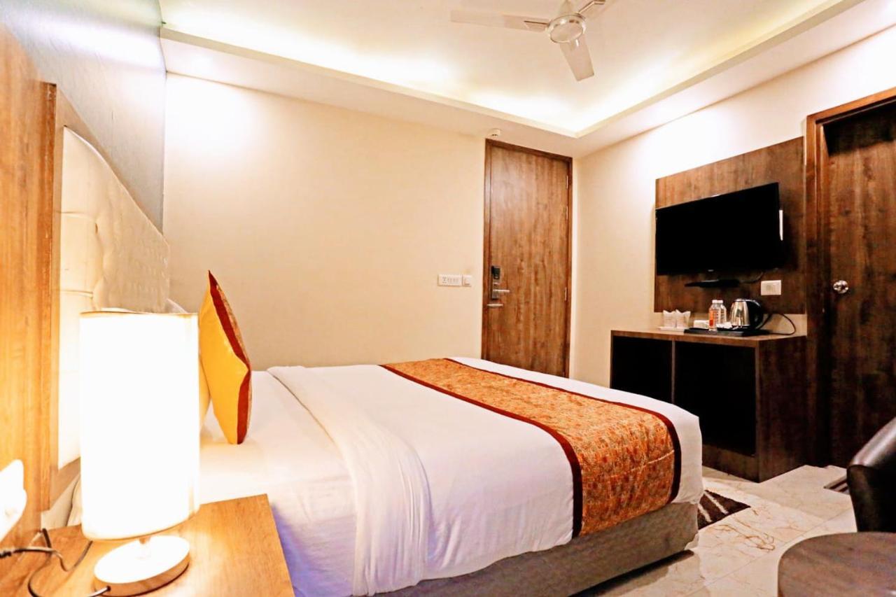 Mayda Inn- A Boutique Hotel Нью-Дели Экстерьер фото